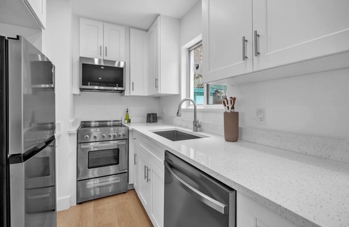 North Beach Apartment | #1 - Romantic Beach Escape 1BR | Walk to Ocean