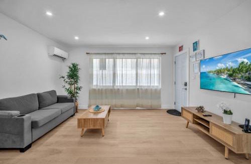 North Beach Apartment | #1 - Romantic Beach Escape 1BR Walk to Ocean