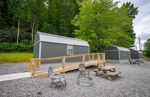 Robbinsville Cabin | 1 Room Cabin- " The Farm House"