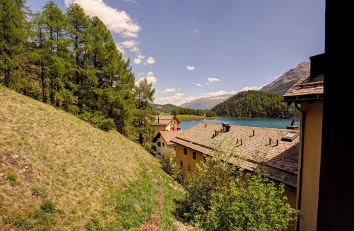 Silvaplana Apartment | 1-room flat with lake view on the 5th floor