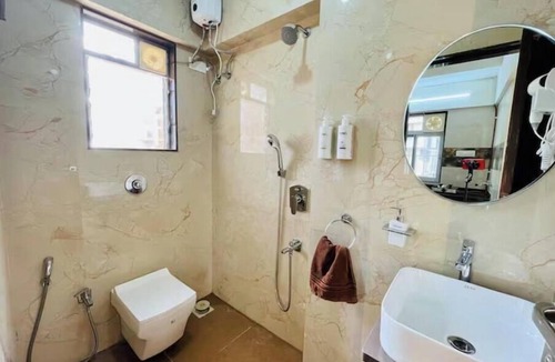 Kandivali East Apartment | 1 Room Kitchen at Malad West