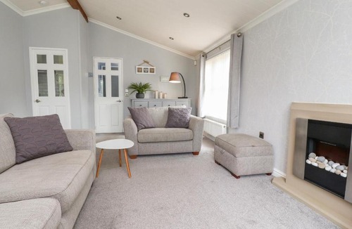 Tewitfield House | 1 Sherwood