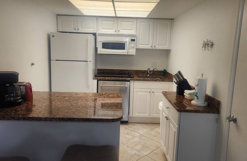 Vanderbilt Beach Condo | 1 Week ON VANDERBILT BEACH in Naples Florida. Oct 31-Nov 7 2026 ONLY