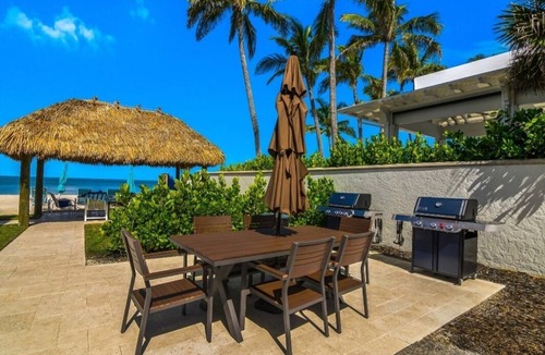 Vanderbilt Beach Condo | 1 Week ON VANDERBILT BEACH in Naples Florida. Oct 31-Nov 7 2026 ONLY