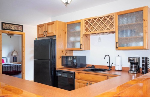 Wisconsin Dells House | 10-Acre Private Resort: Hot Tub & Pickleball
