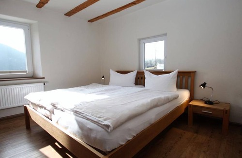 Plutscheid Bed & Breakfast | 10-bed Eifel farmhouse, 3 bathrooms, 4 bedrooms - Gasthaus-Pension-Rest.