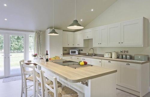 Beccles Cottage | 10 Bed in Barsham (oc-rrest)