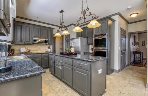 Cartersville House | 10 Bridlewood Court Cartersville