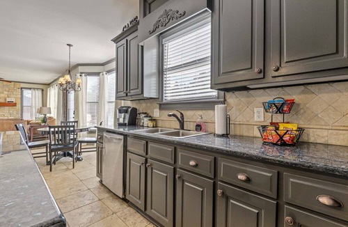 Cartersville Cottage | 10 Bridlewood Court, Cartersville