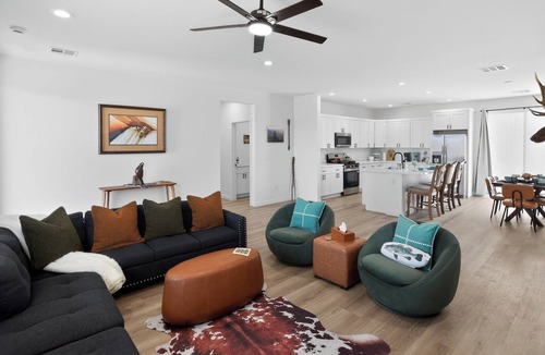 Greenehaven House | 10 guests, Authentic Decor, Golf, Fish, Lake, Repeat, Leave as Friends
