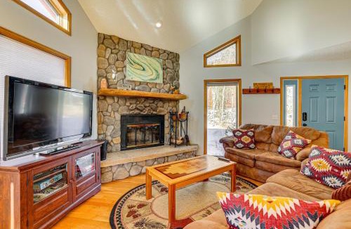 Wildernest House | 10 Mi to Keystone Resort: Cabin w/Private Hot Tub
