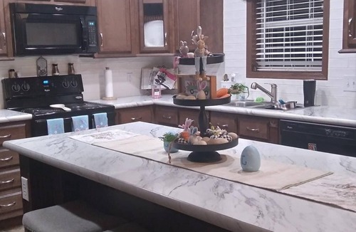 Bloomington House | 10 min from IU. Feel at home at Bexy Retreat. Pool, Decks, Small Pet Friendly!