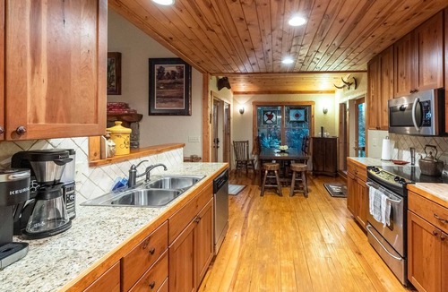 Cashiers Apartment | 10 Min to Downtown Cashiers 5 Min to Silver Run