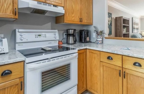 Dieppe House | 10 mins away from everything in Dieppe,NB