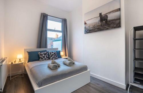 Barrow-in-Furness Apartment | 10 Mins BAE Systems -Contractor Stay -Free Parking
