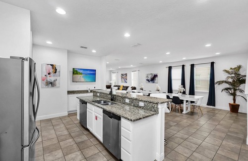 Celebration House | 10 Mins Disney/5 Kings!/Private Pool and Spa/AC Games Room/Themed Bedrooms/Wifi