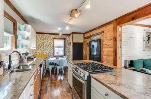 Thomas House | 10 Mins to Blackwater Falls: Mtn Home w/Hot Tub