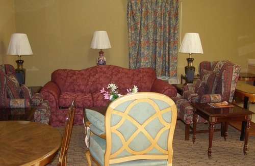 Caseyville Hotel | 10 minutes from downtown St. Louis Convenient location off I-64