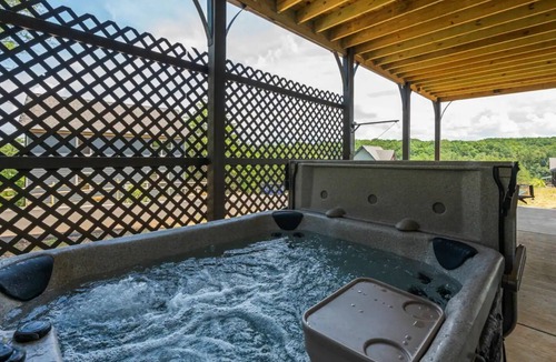 Sevierville Cabin | 10% Off! Heated Pool,Pets,Kids Arcades,PingPong,Bocce Ball,Basketball,Peaceful