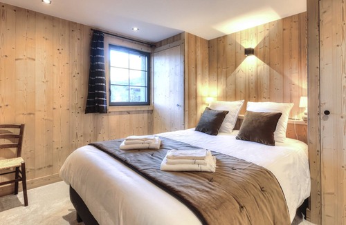 Saint-Nicolas-de-Veroce Apartment | 10-person apartment in the ground floor of a farmhouse with garden at the foot of Mont Blanc