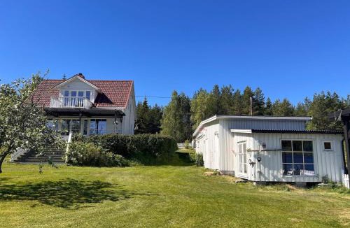 Nes House | 10 person holiday home in Årnes