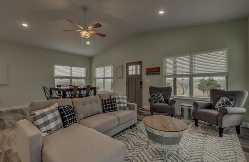 Williamstown House | 100 Acre Relaxing Retreat Near ARK - The Cottage