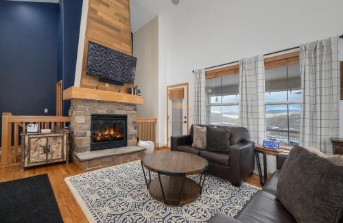 Silvercreek Villa | 100 Fairway Lane
