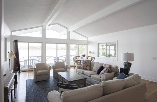 Skaneateles House | 100' Level Lakefront Beach