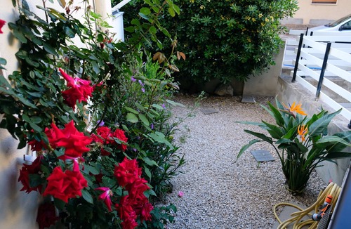 Lido Apartment | 100 m from the beach for 2-6 persons, 3-bedrooms apartment wth AC +little garden