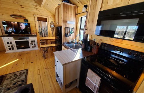 Eustis Cabin | 100 night. Fish, hunt, ATV trail. 20 min. to Sugarloaf. 5 min. to Flagstaff
