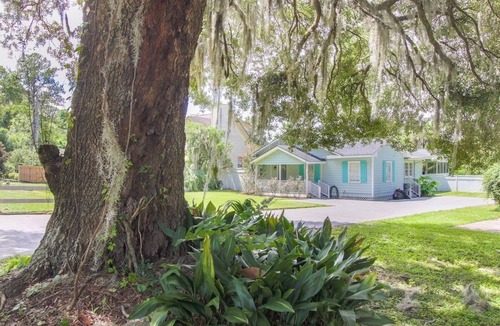 Savannah House | 100" Projector, Marsh Views, Game Room, Coffee Bar, Early Check In