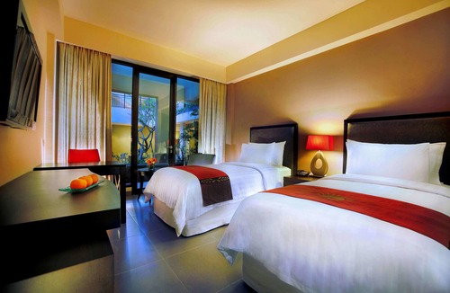 Sunset Road Hotel | 100 Sunset Hotel