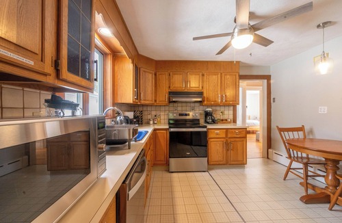 Cambridge House | 1000ft² 2BR with Free Parking, King Bed, WFH Setup, Near Harvard, MIT, & Tufts