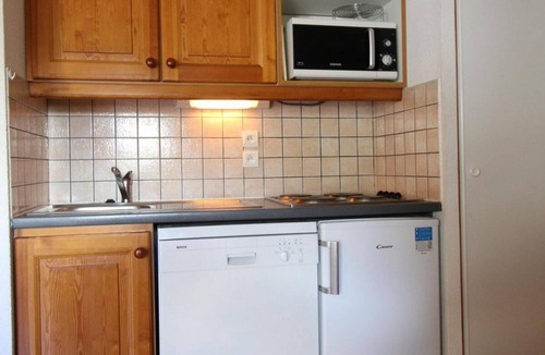 Lanslevillard Apartment | 100m from resort center, 1st floor, view mountain, balcony, tv, ski locker, 52m², Val Cenis