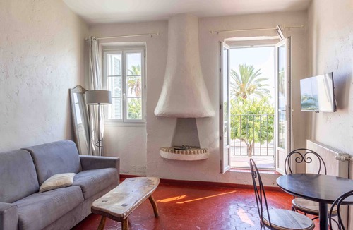 Cros-de-Cagnes Apartment | 101 Charming duplex facing the sea with balcony