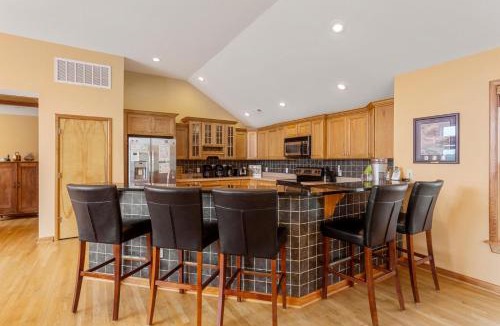 Ocean Hill House | 1010 - Sea the Light