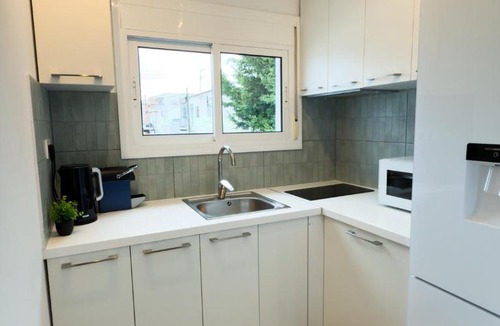 Cambrils Apartment | 103 - Beachside Renovated 1BR apt w private garden