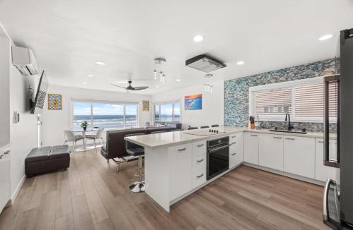 Mission Beach House | 103-Luxury3