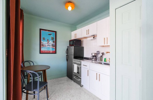 Bay Esplanade Apartment | 103 · ☀Pool✔ Kitchen✔ Beach✔ Self Checkin✔ Free Parking✔