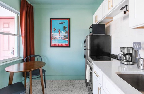 Bay Esplanade Apartment | 103 · ☀Pool✔ Kitchen✔ Beach✔ Self Checkin✔ Free Parking✔