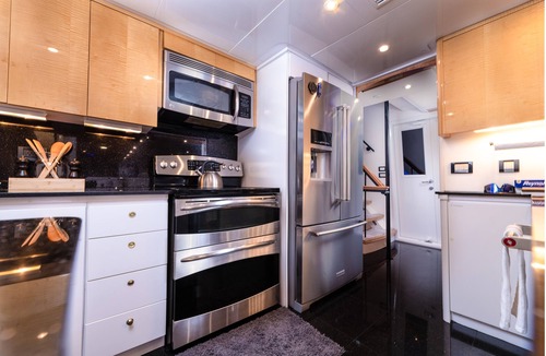 Out Islands Boat Rental | 105 ft Expedition Trawler with Hot Tub