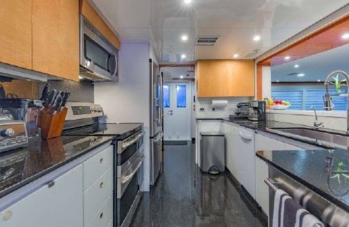 Out Islands Boat Rental | 105 ft Expedition Trawler with Hot Tub