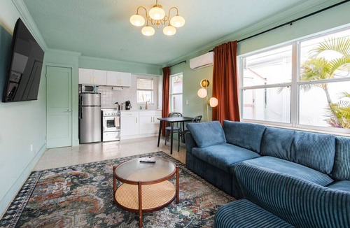 Bay Esplanade Apartment | 105 · ☀Pool✔ Kitchen✔ Beach✔ Self Checkin✔ Free Parking✔
