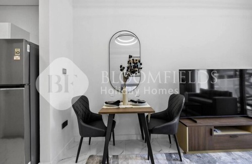 Madinat Zayed Apartment | 106 Bloomfields Executive STU Gate Masdr