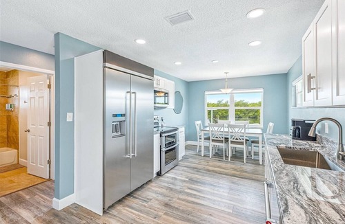 Cocoa Beach Cottage | 106 La Riviere Rd