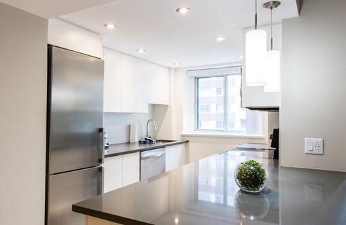 Downtown Montreal Condo | #10B-3435 · Lofty Apartment in City Centre 99 Walk Score in Montreal