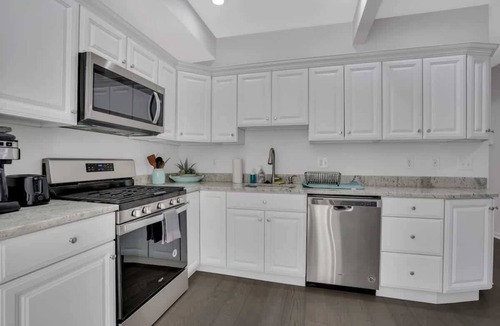 Atlantic City Condo | 10BED/2.5 BA Bartram Beach Retreat