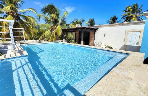 El Cortecito Condo | 10BR Spacious Multi-Unit Retreat with Rooftop Plunge Pool - Walk to Beach +Bonus