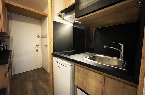 Les Menuires Apartment | 10m from resort center, 1st floor, balcony, tv, 24m², Les Menuires
