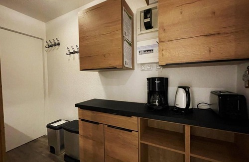 Les Menuires Apartment | 10m from resort center, 1st floor, balcony, tv, 24m², Les Menuires